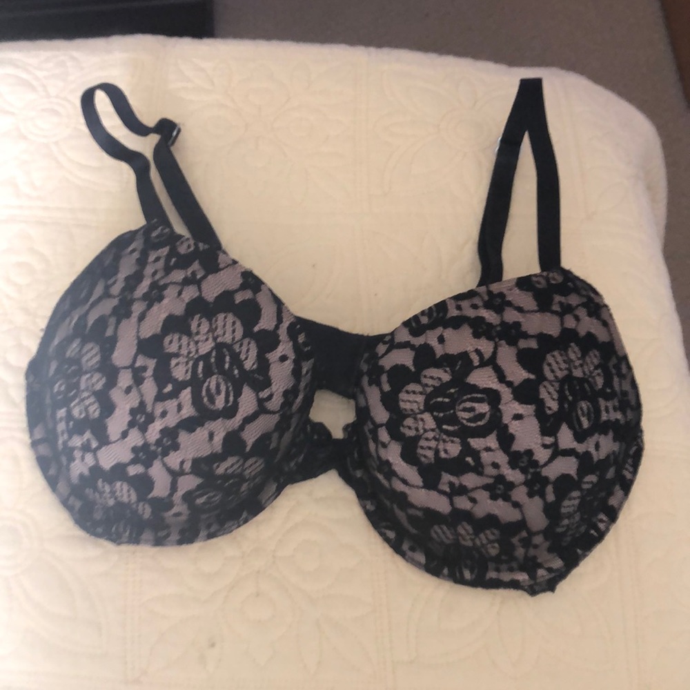 Black lace underwire bra